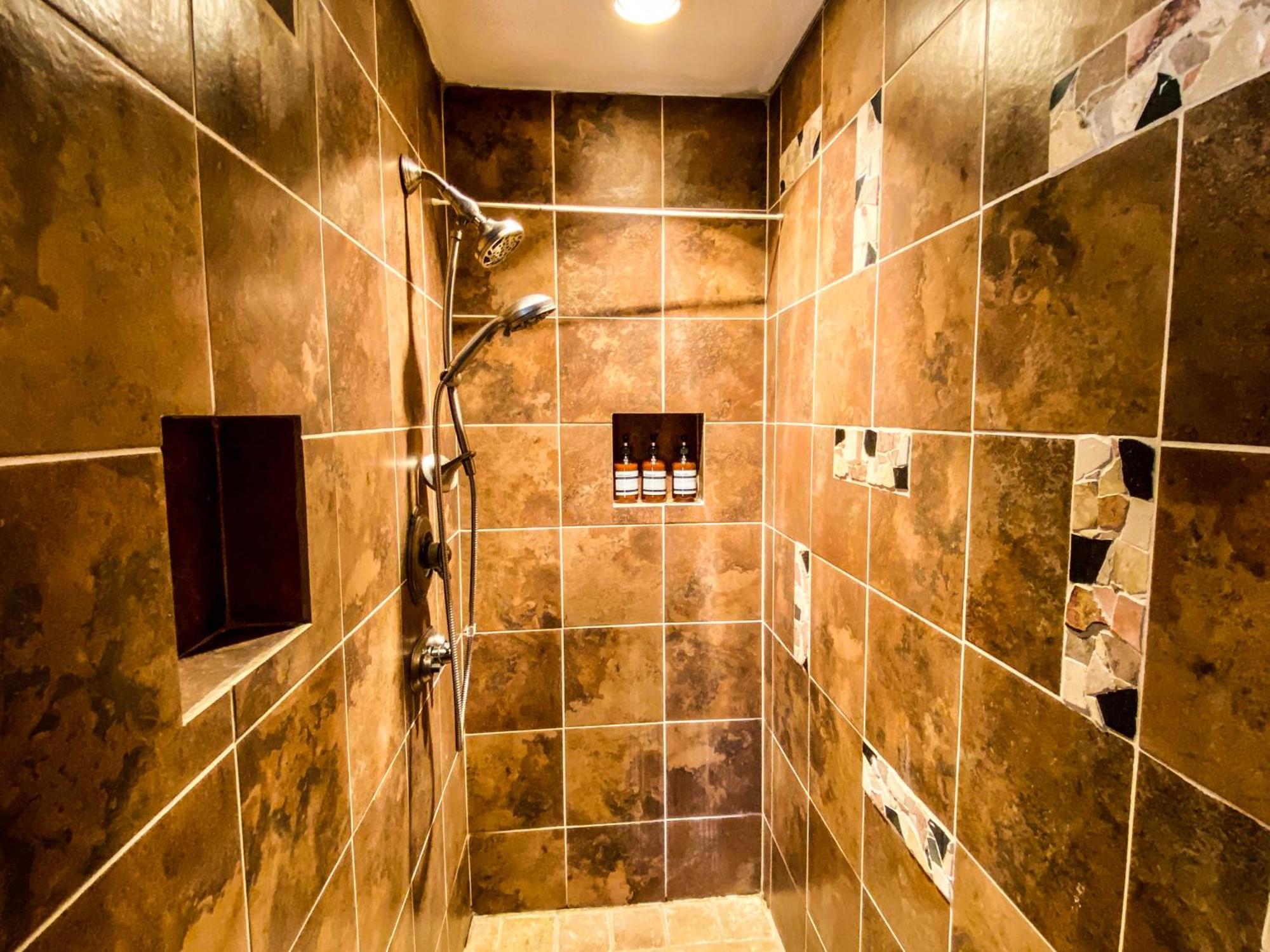 Mid-Century Vintage Brick Ranch Upstairs Guesthouse Sevierville Εξωτερικό φωτογραφία