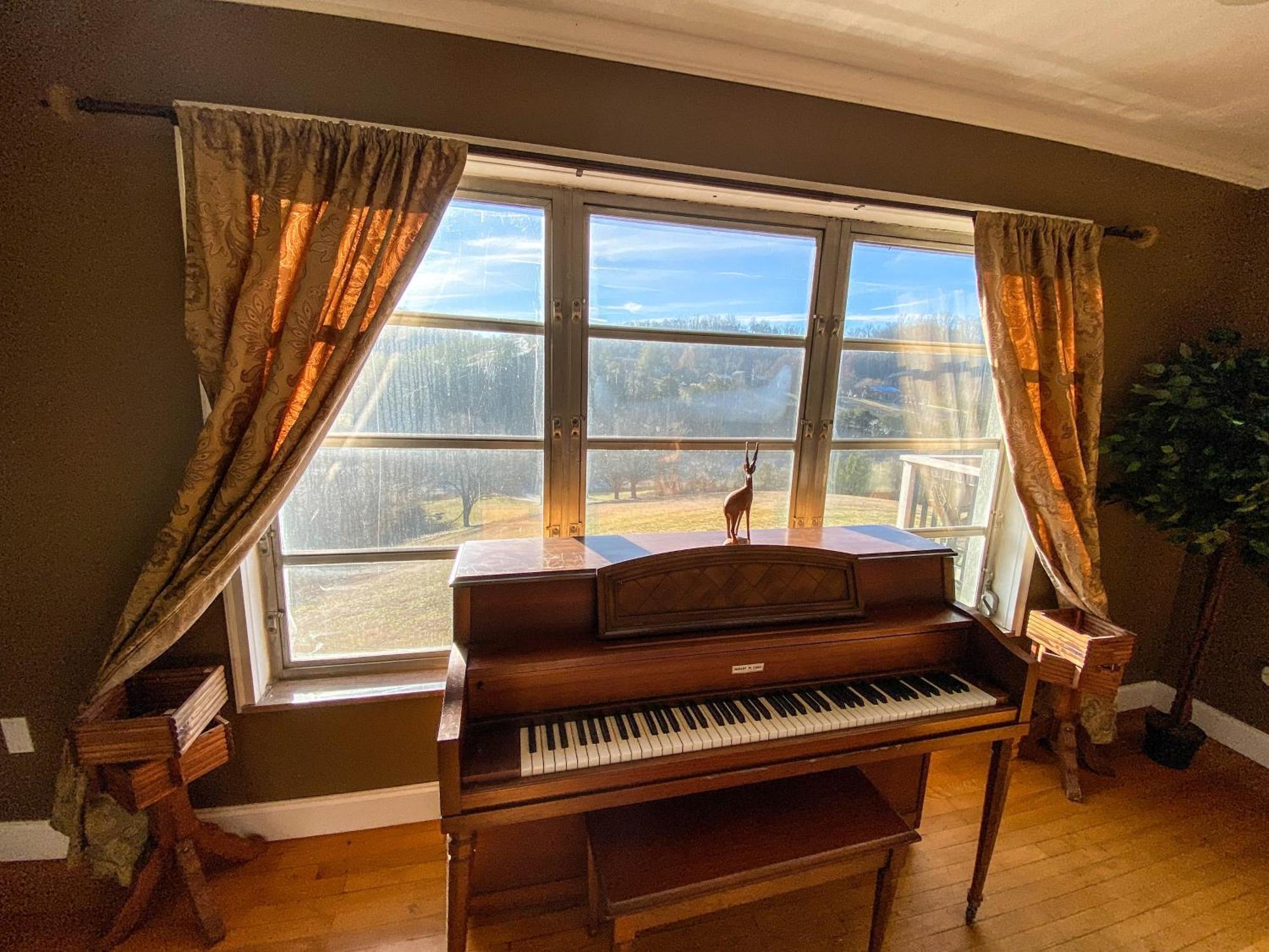Mid-Century Vintage Brick Ranch Upstairs Guesthouse Sevierville Εξωτερικό φωτογραφία