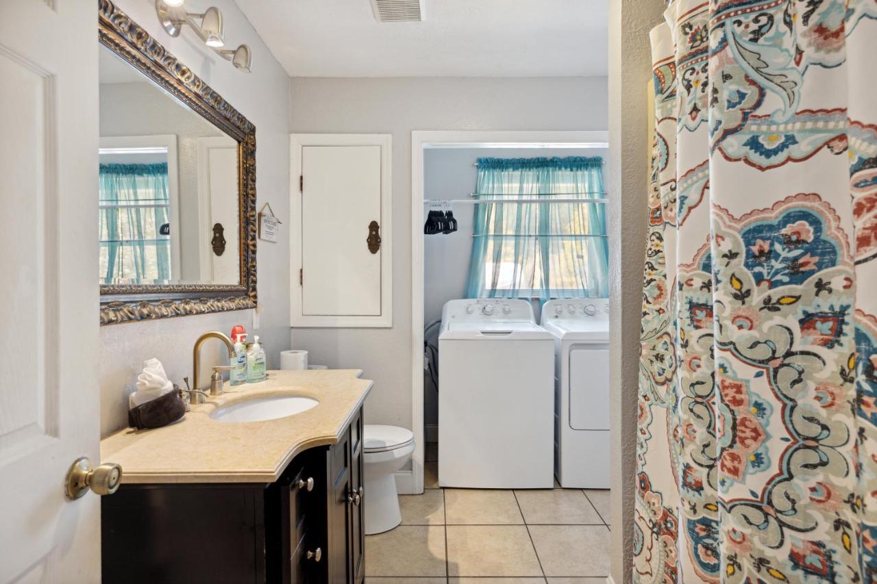 Mid-Century Vintage Brick Ranch Upstairs Guesthouse Sevierville Εξωτερικό φωτογραφία