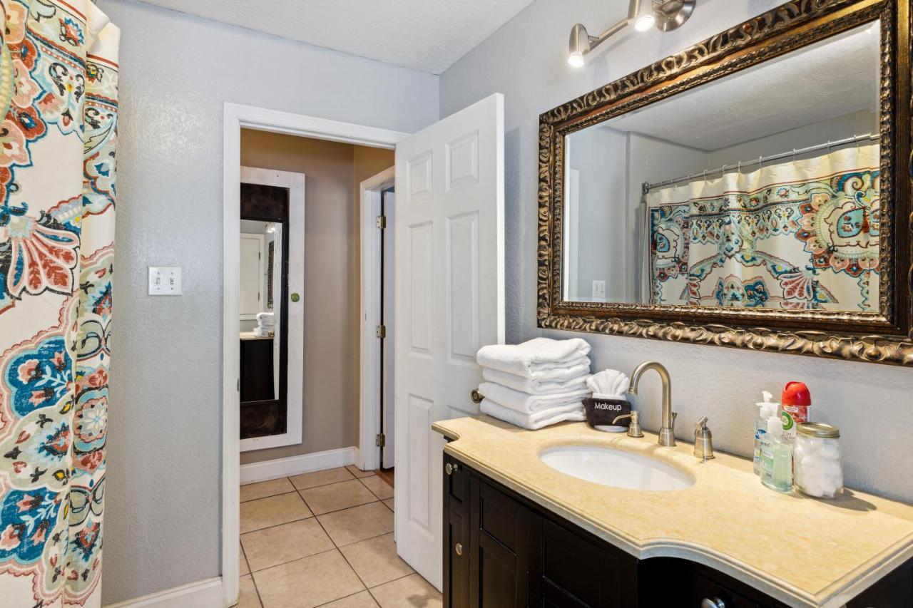 Mid-Century Vintage Brick Ranch Upstairs Guesthouse Sevierville Εξωτερικό φωτογραφία